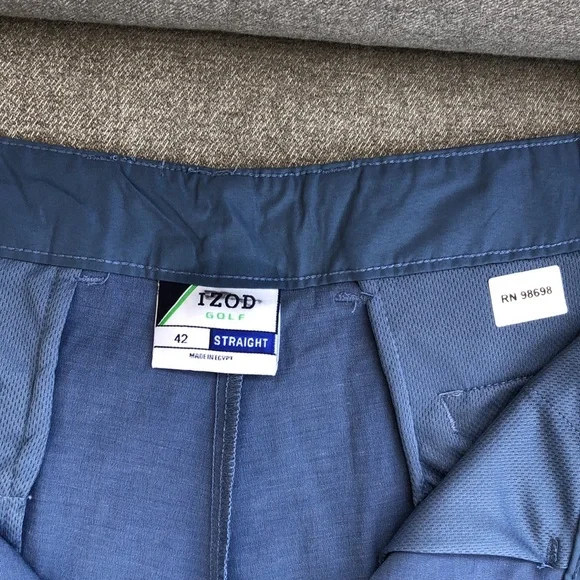 Brand new! - IZOD GOLF Straight Flat Front Golf Shorts w/ Stretch - Picture 3 of 8